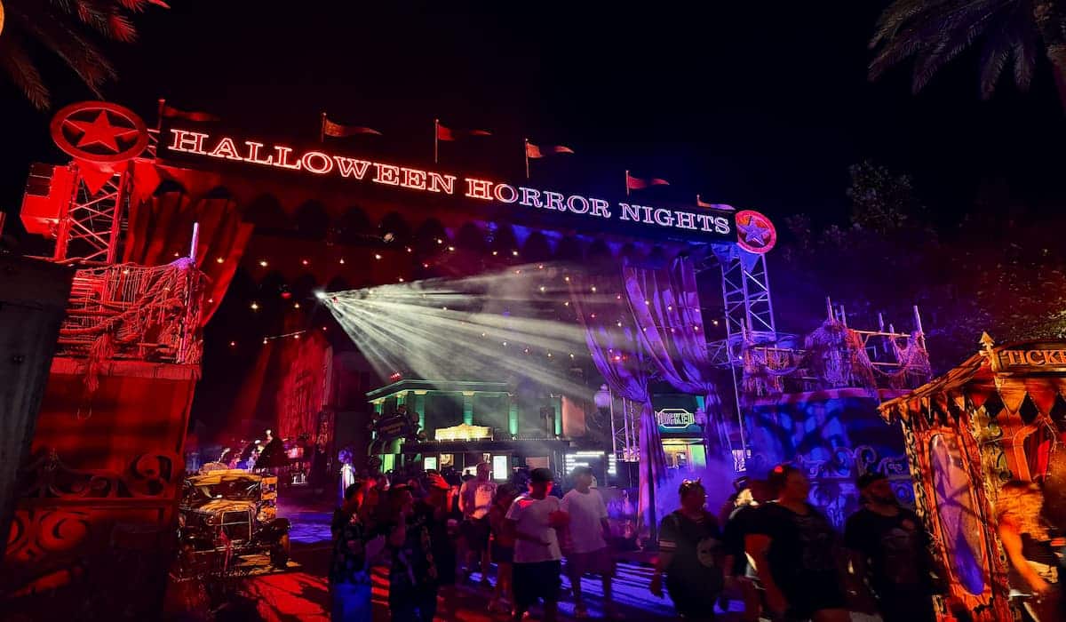 Halloween Horror Nights Entrance