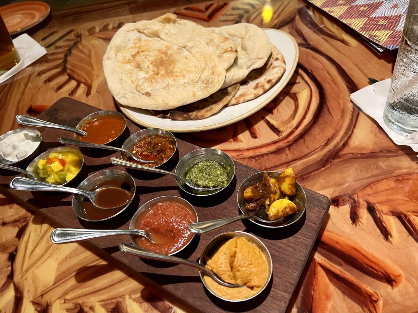 complete-guide-to-making-disney-world-dining-reservations-eat-sleep