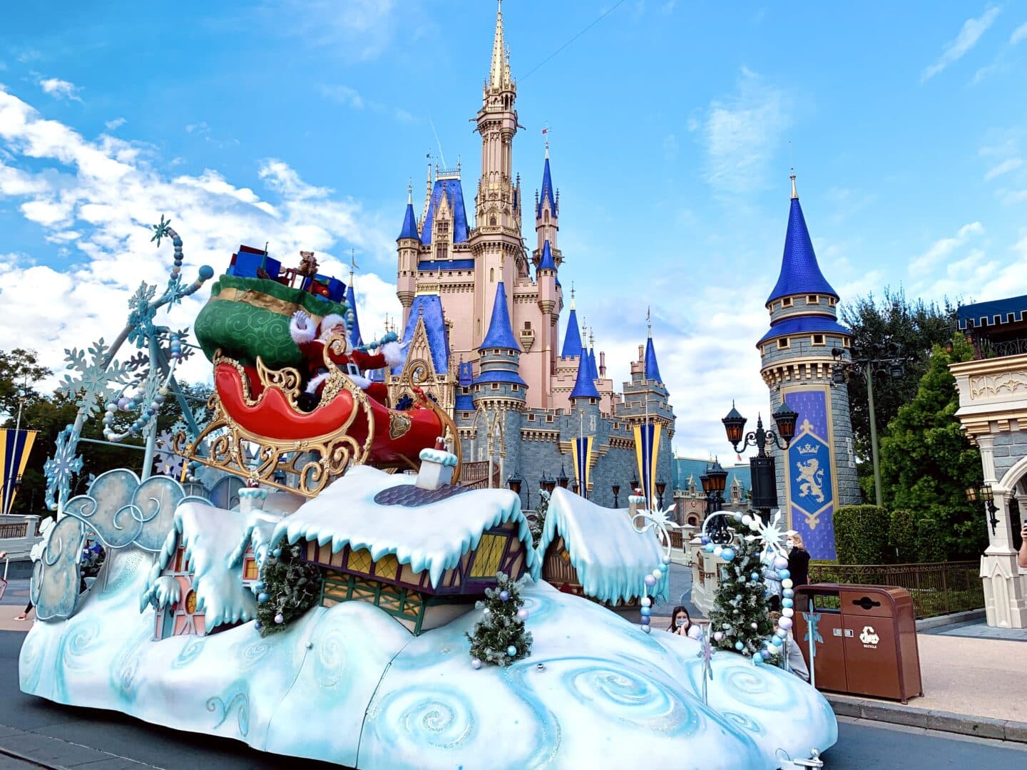 Here's How to Plan the Perfect Disney World Christmas Vacation