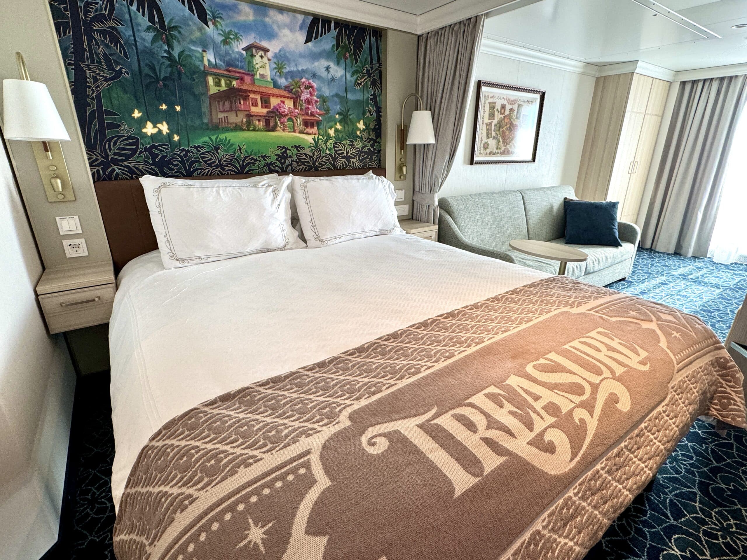 Disney Treasure cruise ship