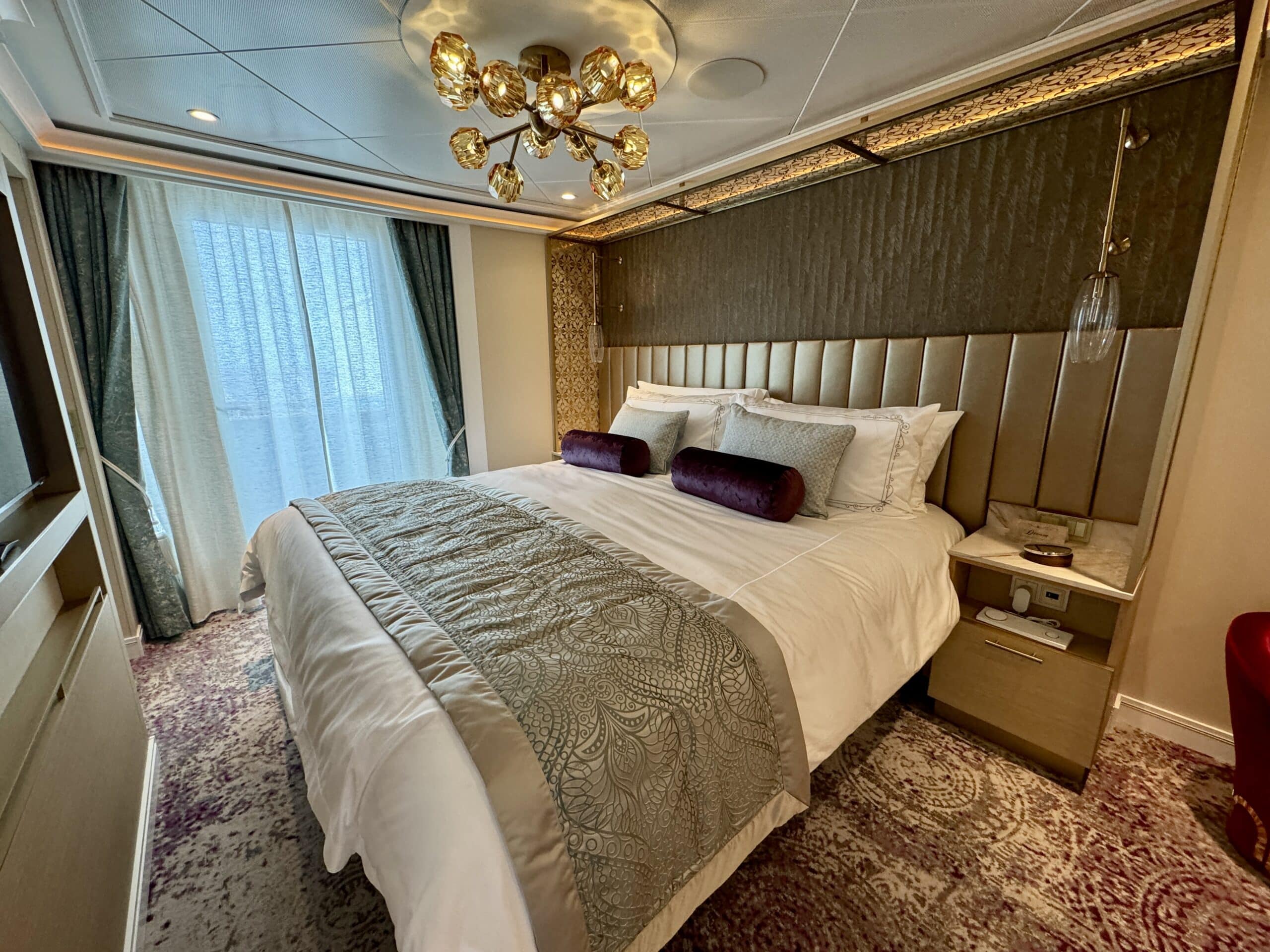 Disney Treasure cruise ship
