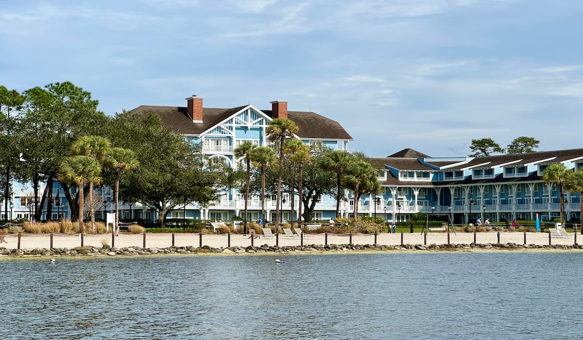 beach club review cover