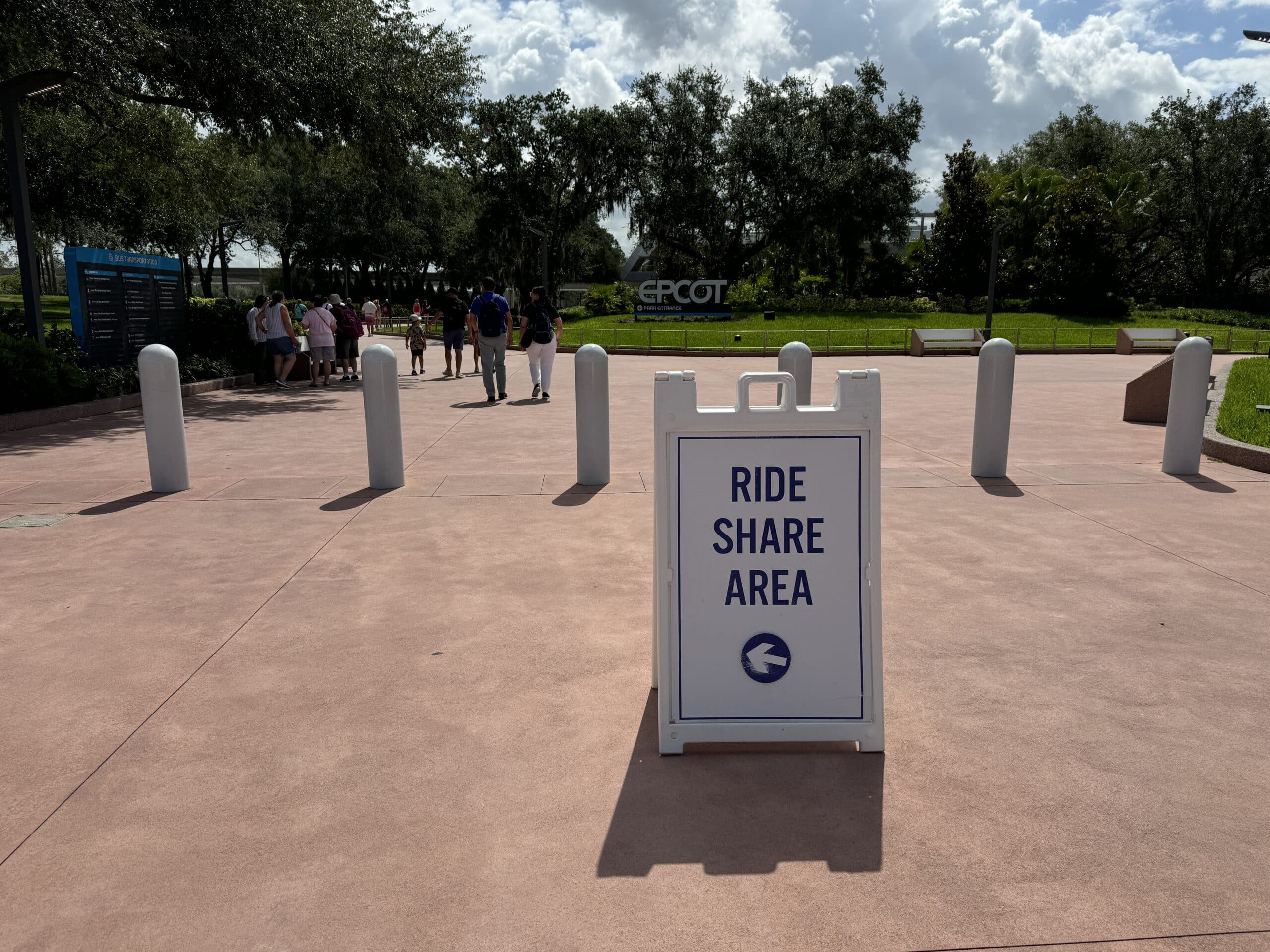 Disney Minnie Van vs Uber