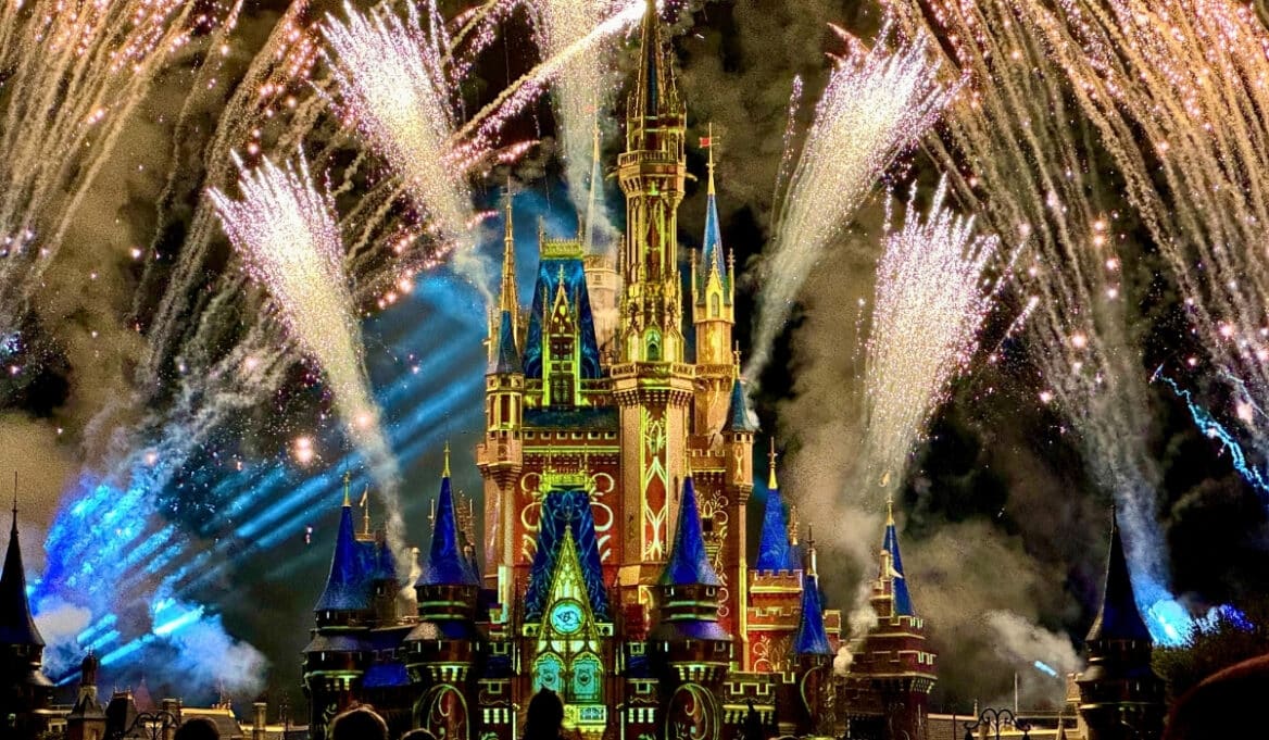 Best Places to Watch Fireworks at Disney World (The Spots Locals ...